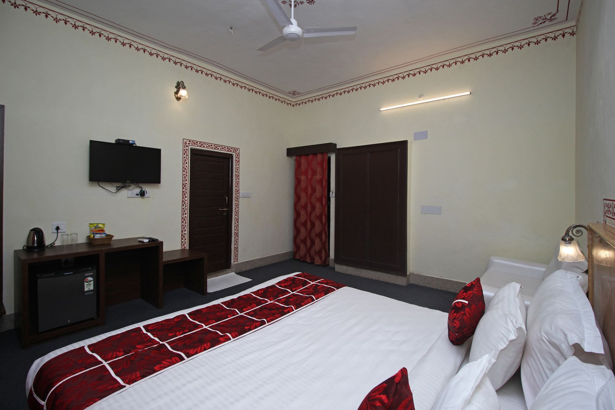 Oyo 9161 Hotel Janak Vilas Ουνταϊπούρ Εξωτερικό φωτογραφία