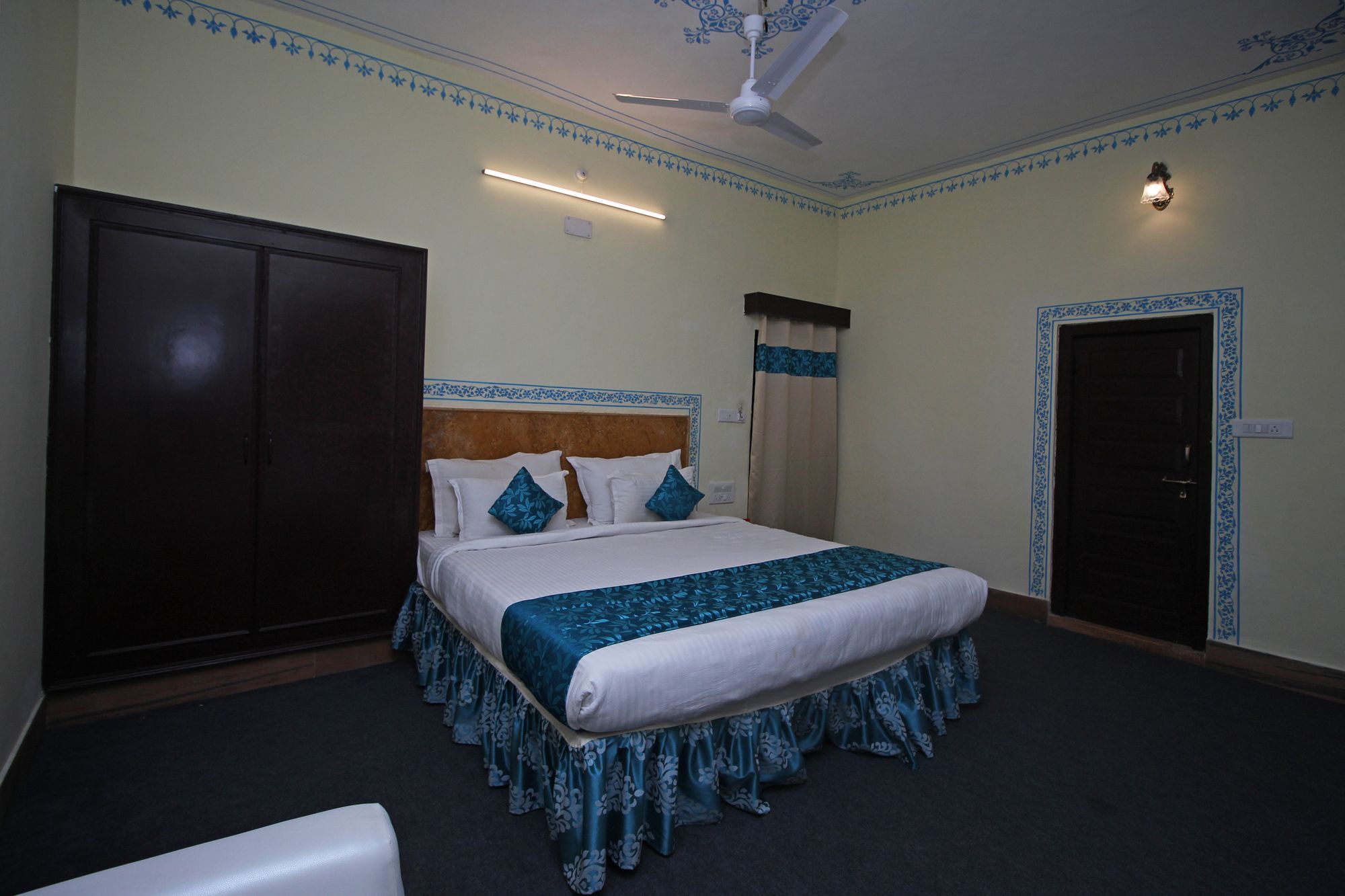 Oyo 9161 Hotel Janak Vilas Ουνταϊπούρ Εξωτερικό φωτογραφία